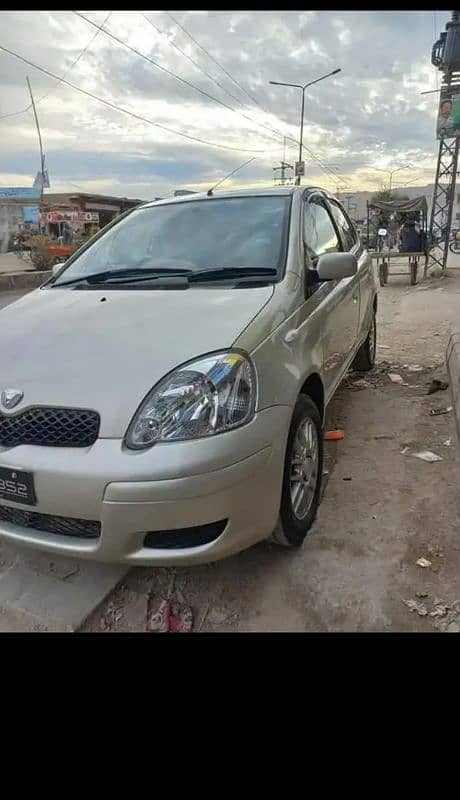 Toyota Vitz 2002 3