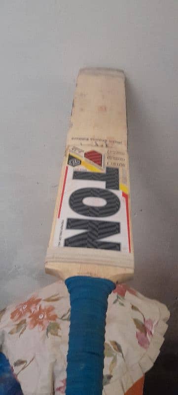 hard ball bat ha bahi bhot acha pin ha kashmir wilwo 03203743962