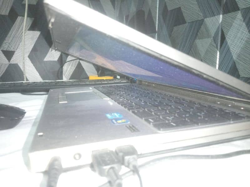 laptop HP. elite book core i5 3rd gen. good condition 4