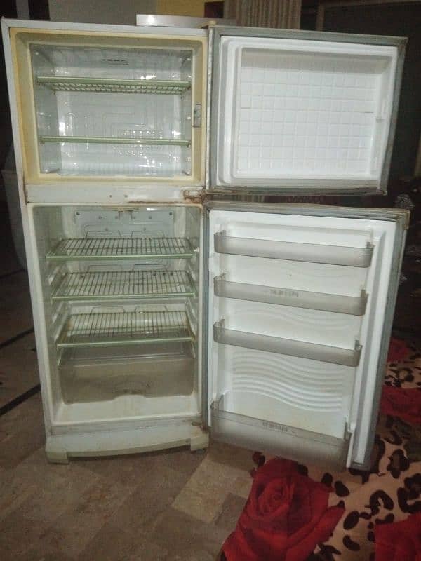 Dawlance Refrigerator for Sale. 3
