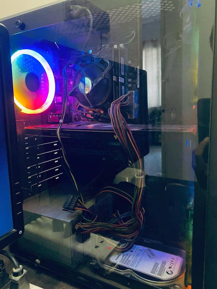 Gaming PC 10/10 condition 8