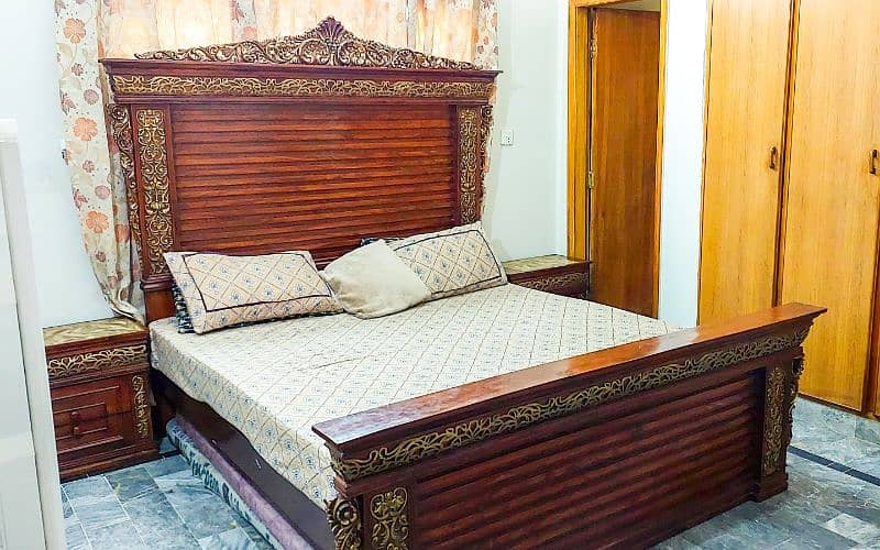 wooden bed 4