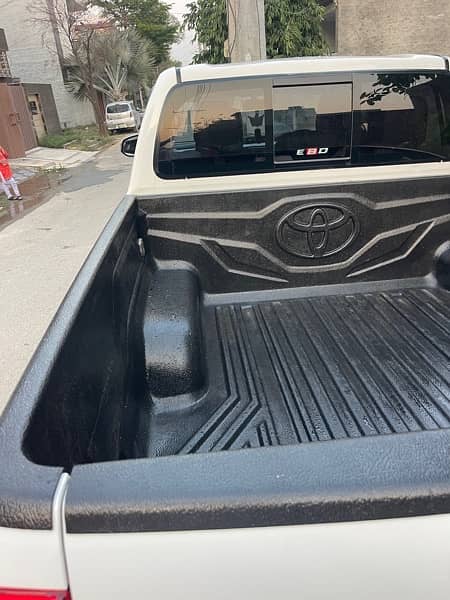 Toyota Hilux 2022 4