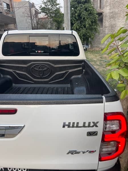 Toyota Hilux 2022 5