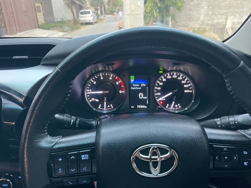 Toyota Hilux 2022 6