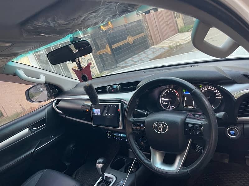 Toyota Hilux 2022 8
