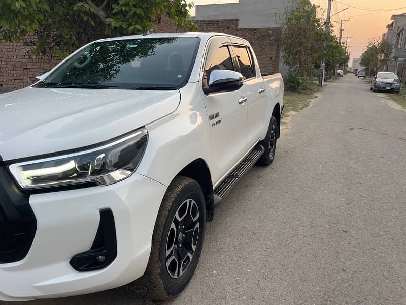Toyota Hilux 2022 9