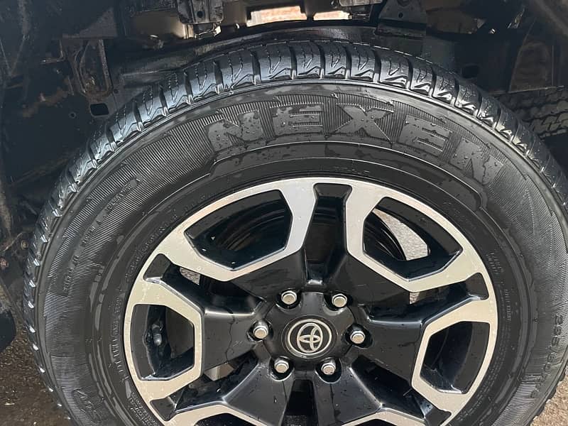 Toyota Hilux 2022 10