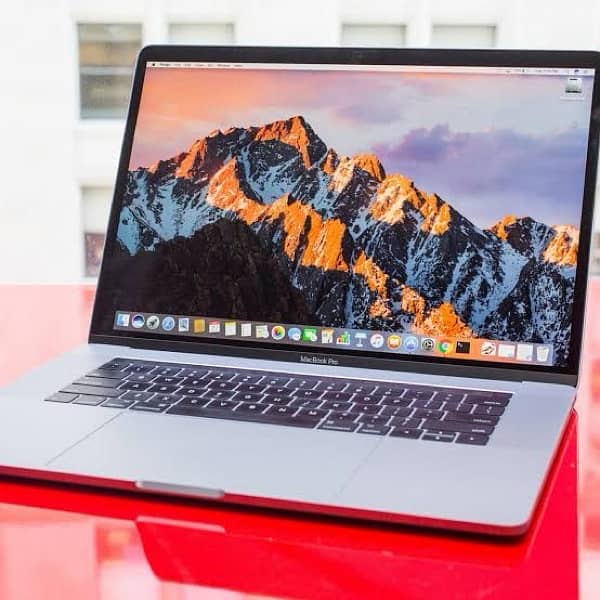 Macbook Pro 2017 15 inches 0