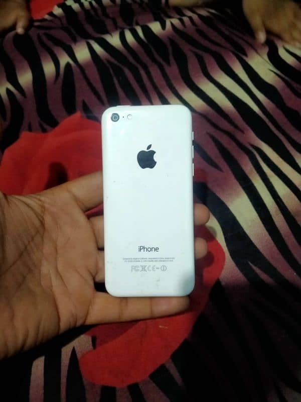 i phone 5c version 11 . . . . 03234645877 0