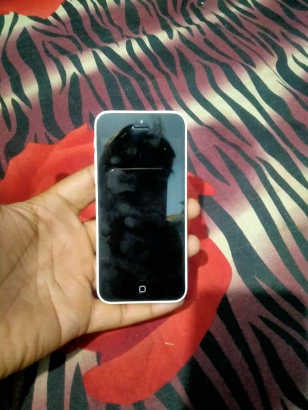 i phone 5c version 11 . . . . 03234645877 1