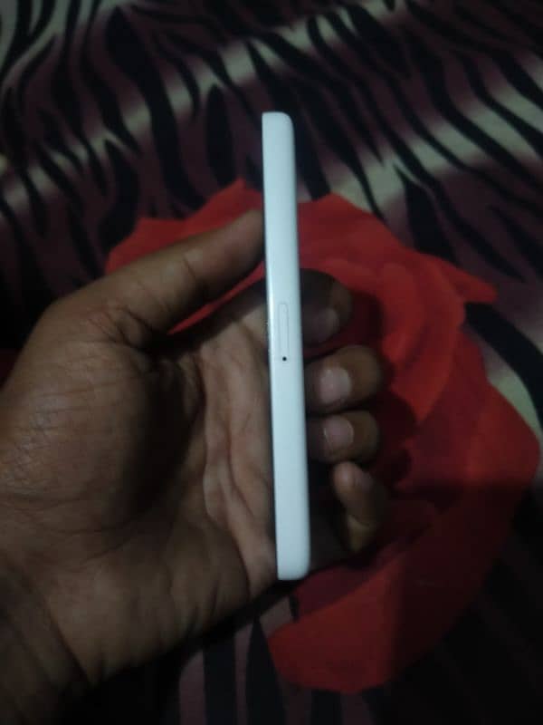 i phone 5c version 11 . . . . 03234645877 3