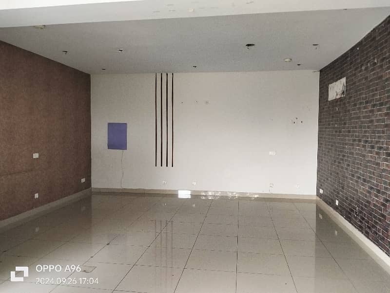 04 MARLA OFFICE FIRST FLOOR EXCELLENT LOCATION 18