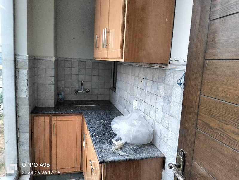04 MARLA OFFICE FIRST FLOOR EXCELLENT LOCATION 22