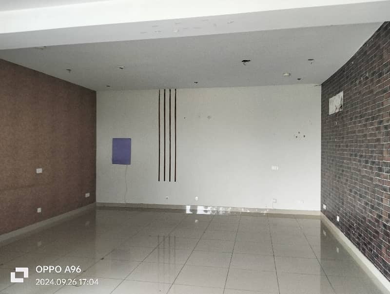 04 MARLA OFFICE FIRST FLOOR EXCELLENT LOCATION 26