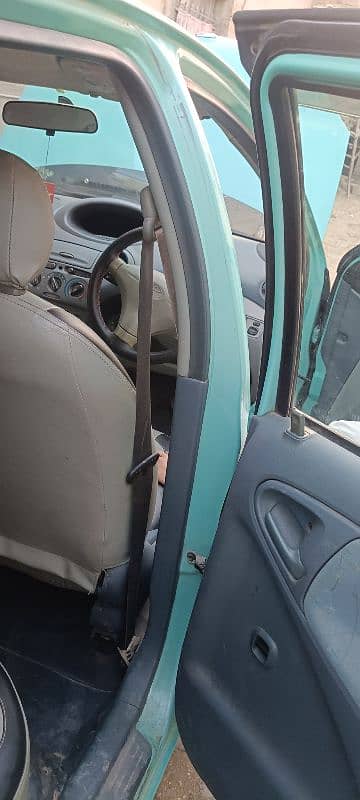 Toyota Vitz 1997 4