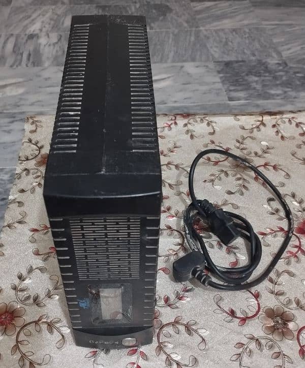 UPS 20A 800W-1000W 0