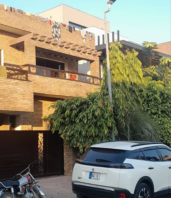 rent of house 9 street  9 dha 2 0