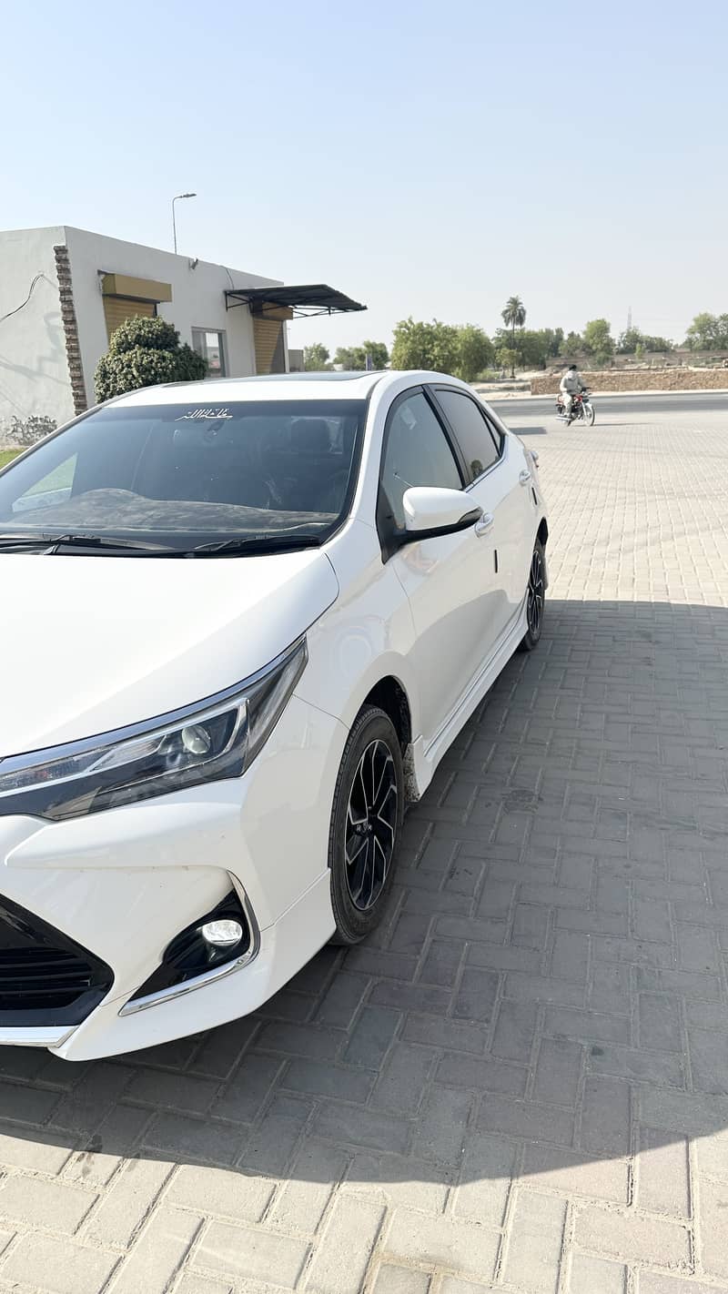 Toyota Corolla Altis Grande X CVT-i 1.8 Black Interior 2