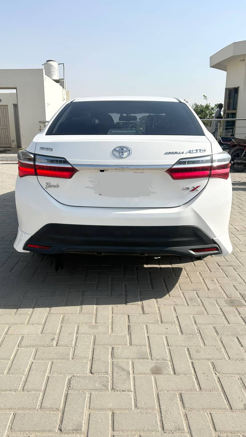 Toyota Corolla Altis Grande X CVT-i 1.8 Black Interior 3