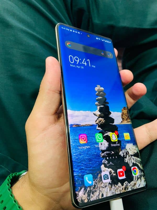 Tecno Spark 20 pro plus 3