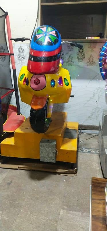 Swing Rides |  Toyland | Kid Ride | Token / Rides / jumping caslte 18