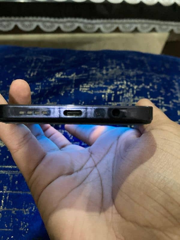 INFINIX NOTE 30 256GB ROM +8GB RAM +8GB EXPANDABLE MEMORY+ CHARGER 3