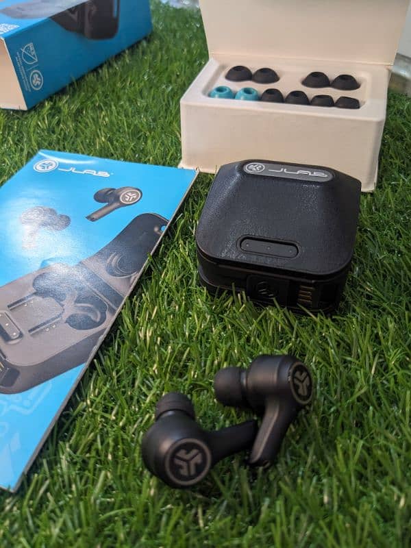 JLabs Epic Air Anc Gen 2 Earbuds / Airpods 3