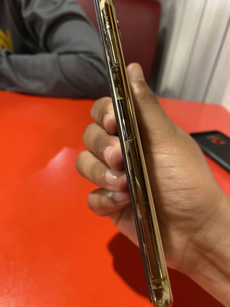 iPhone 11 Pro Max 1