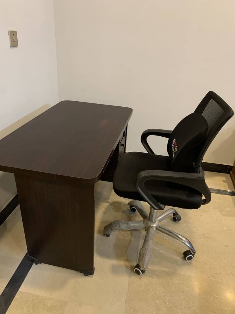 Office chair and table 0