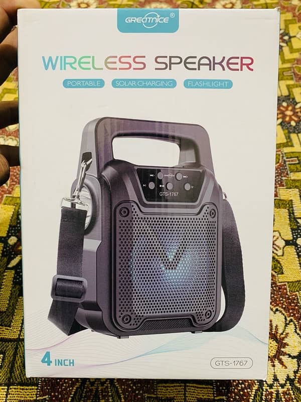 WIRELESS SPEAKER WITH SOLAR CHARGE 0