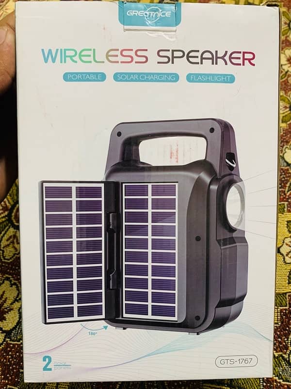 WIRELESS SPEAKER WITH SOLAR CHARGE 1