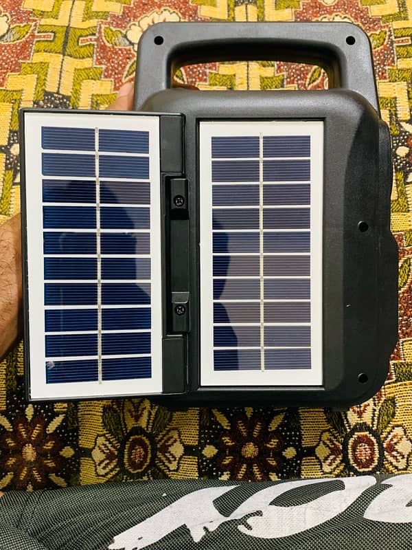 WIRELESS SPEAKER WITH SOLAR CHARGE 3