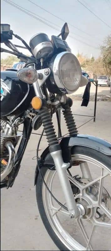Suzuki GS 150 SE (0307-5567870)contact num 1