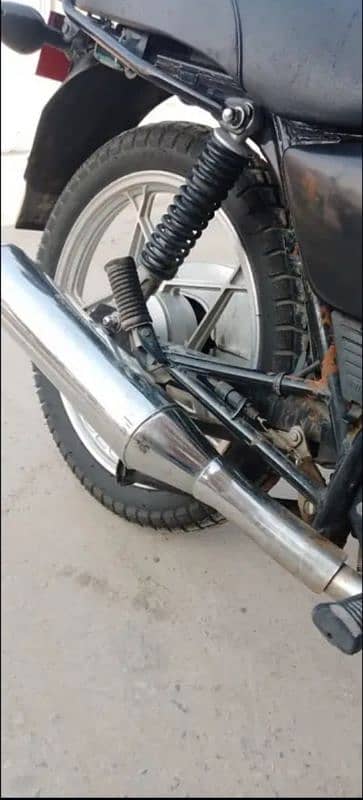 Suzuki GS 150 SE (0307-5567870)contact num 3