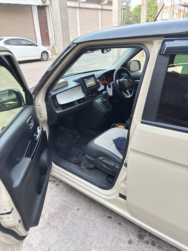 Honda N One premium tourer 2023/24 6