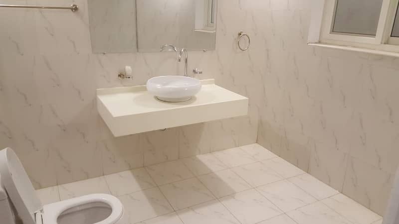 F11 Brand New House Size 2 Kanal 18