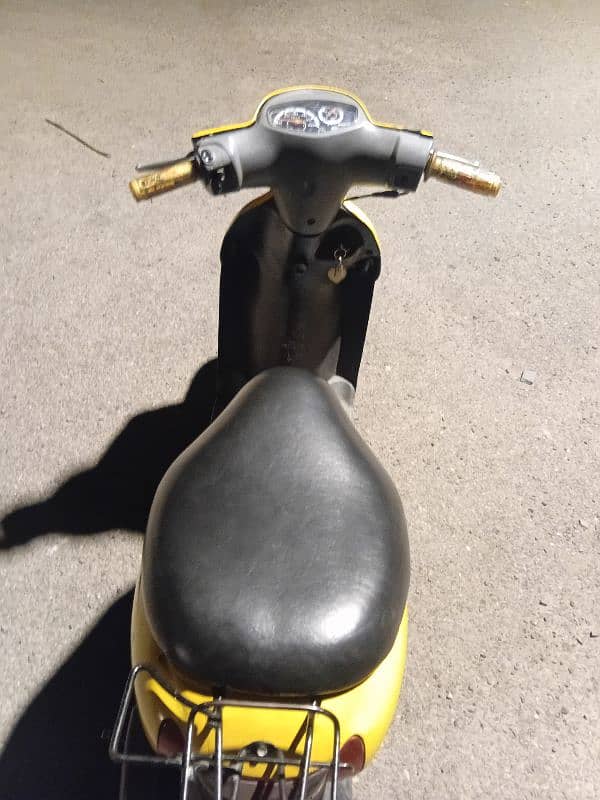 petrol scooty 0