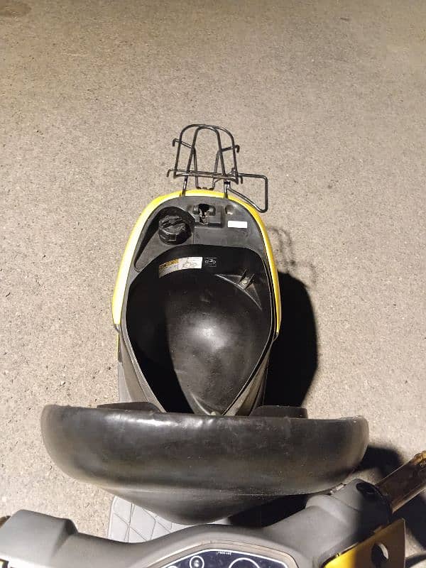 petrol scooty 4