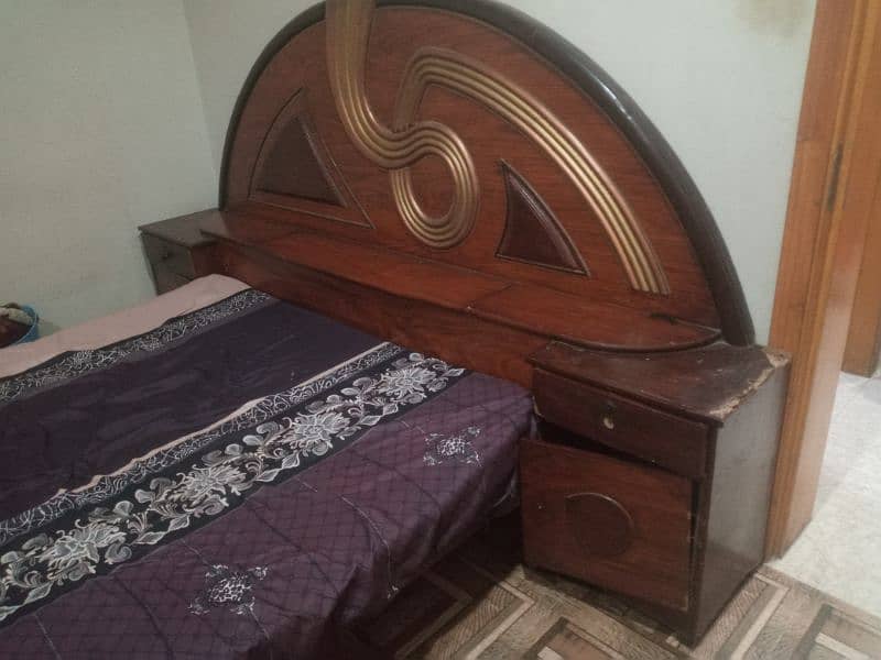 Double Bed with Fix side table 1