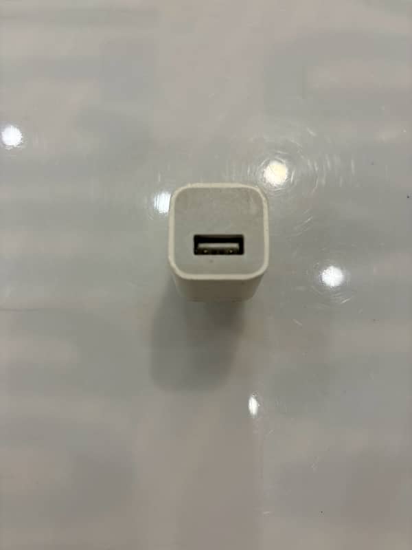 Iphone ka 100% original box pulled charger hy 1