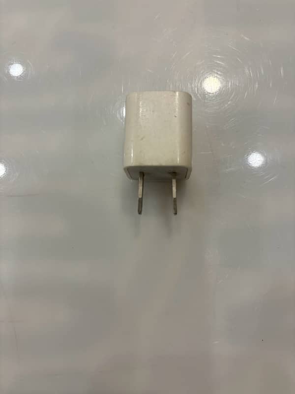 Iphone ka 100% original box pulled charger hy 2