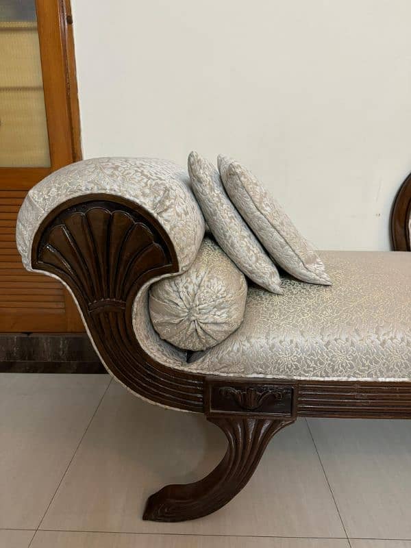 qood quality wood dewan urgent sale 0