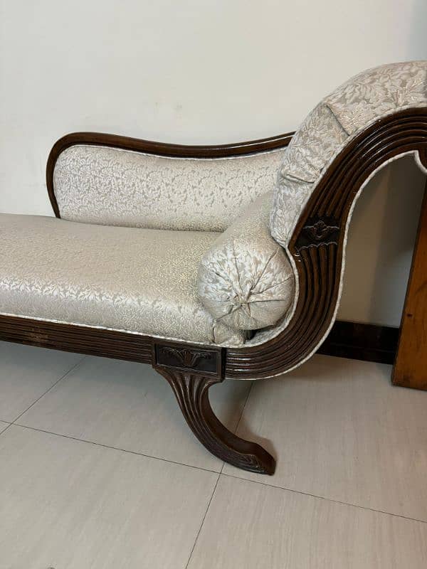 qood quality wood dewan urgent sale 1