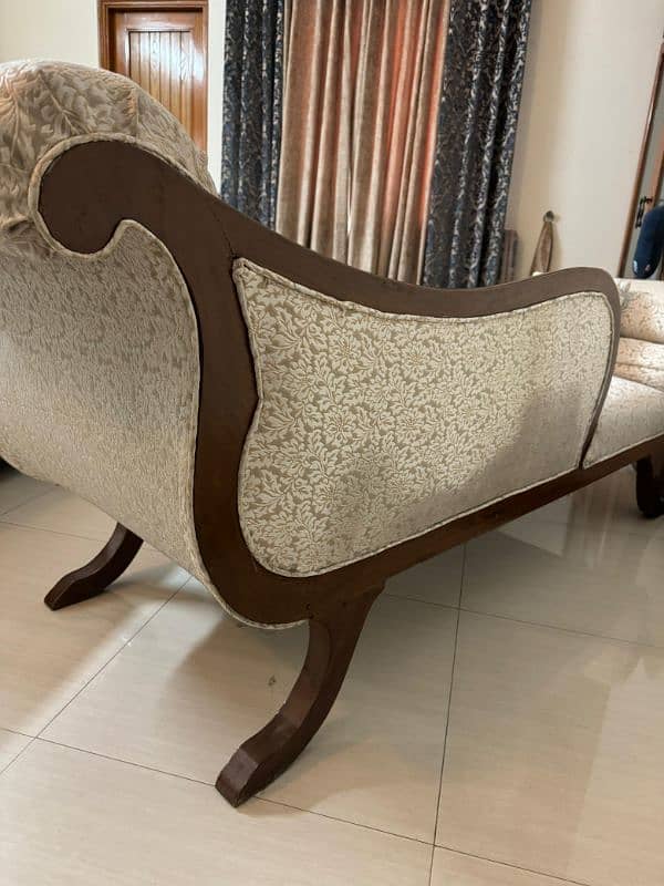 qood quality wood dewan urgent sale 3
