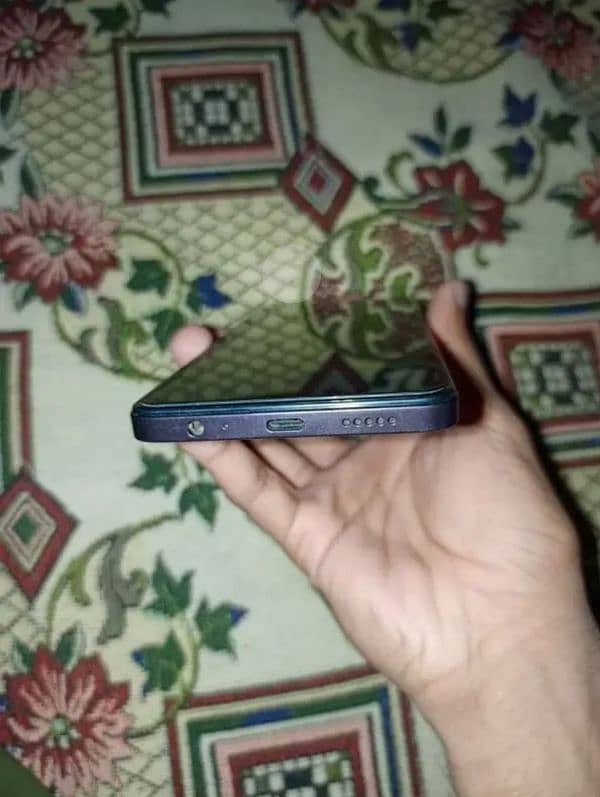 vivo y27s 8+128 10/10 condition box charge sat 2