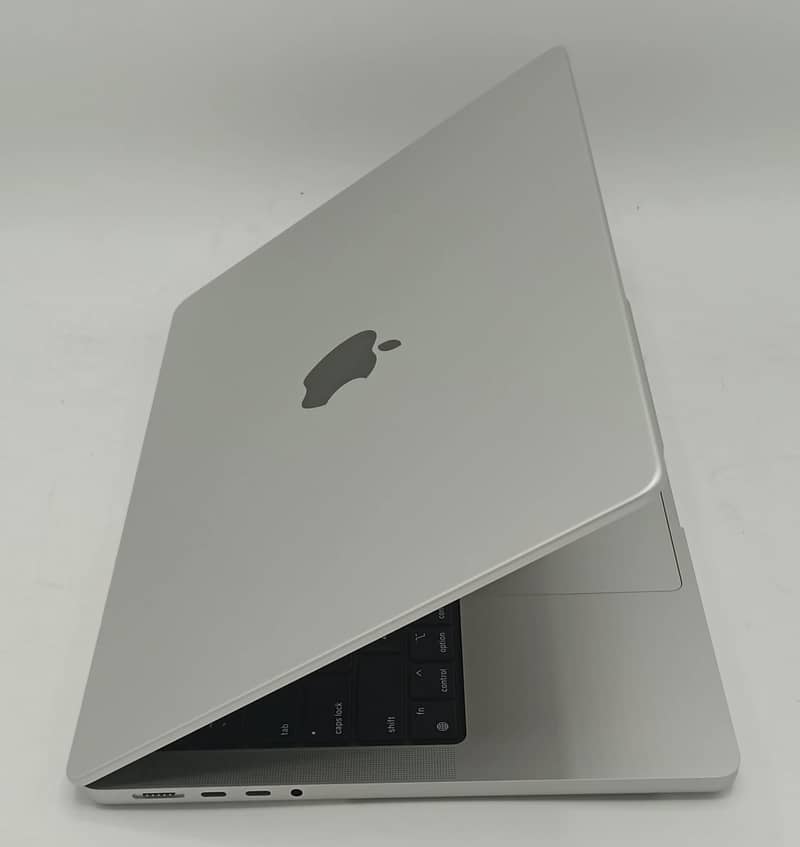 MacBook Pro 2024 14 Inch M3 M4 Pro Chip 24/1TB Specs New 10/10 MacBook 3