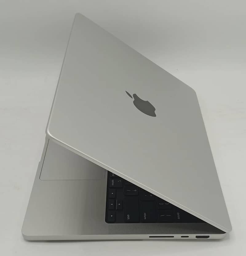MacBook Pro 2024 14 Inch M3 M4 Pro Chip 24/1TB Specs New 10/10 MacBook 4