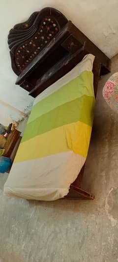 Single bed & almari
