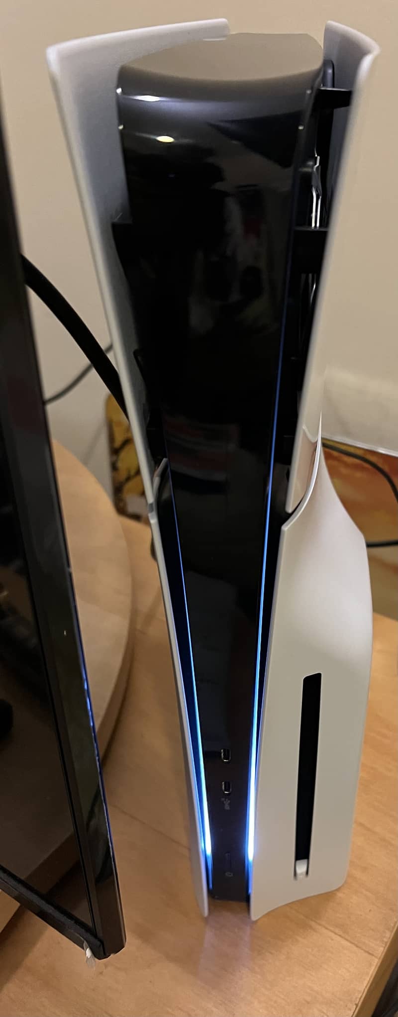 PS5 slim 1tb (Used) + 4 games 0